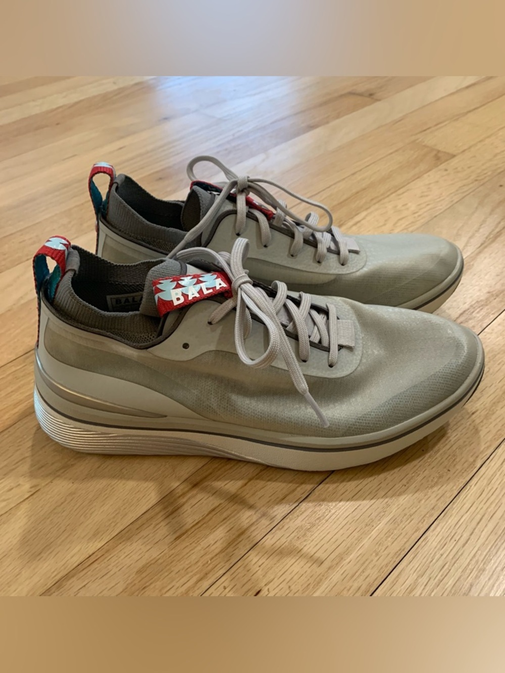 Bala 12 Nursing Tennis Shoes Comfort Ergonomic Size 8 - Picture 2 of 8